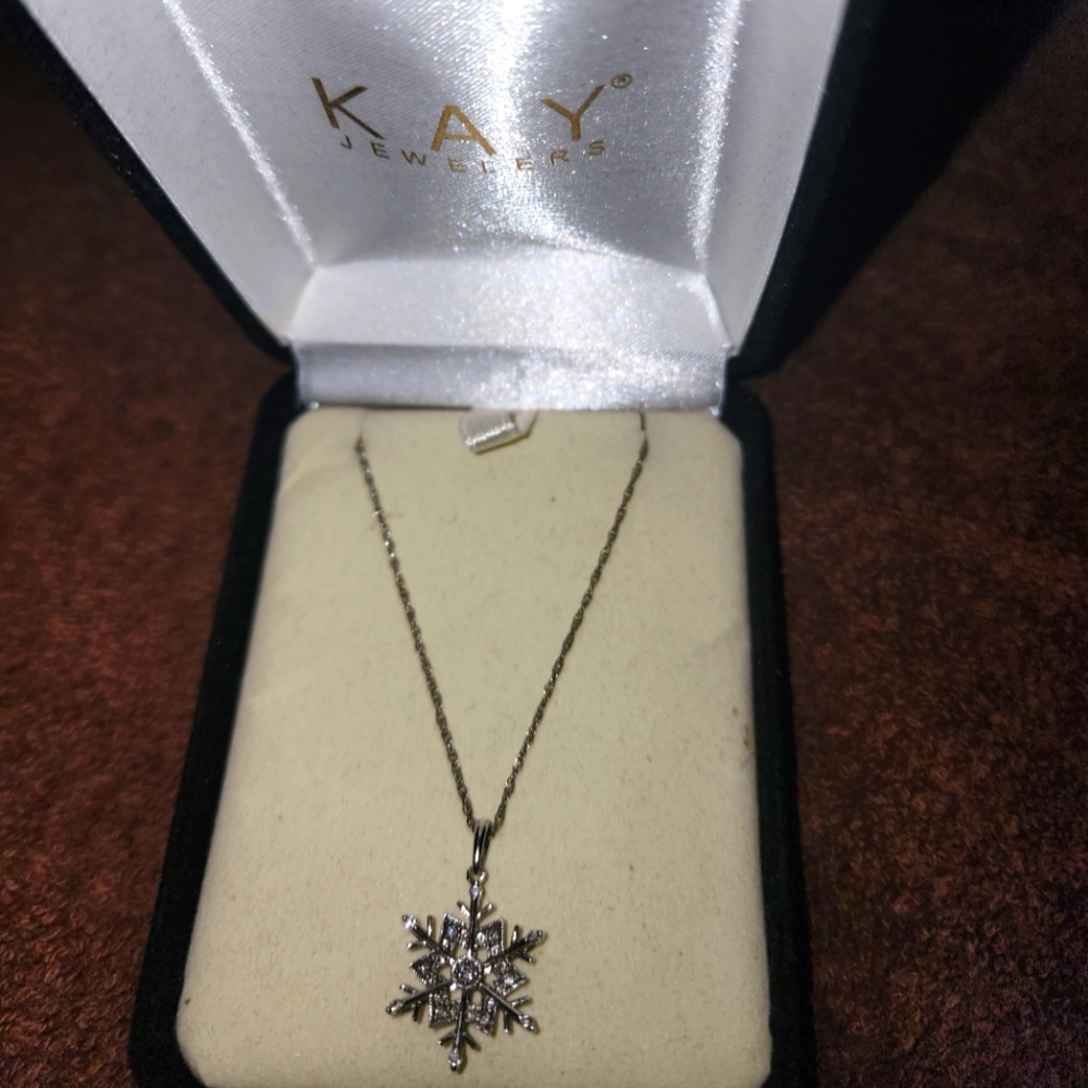 Snowflake diamond pendent with sterling silver chain